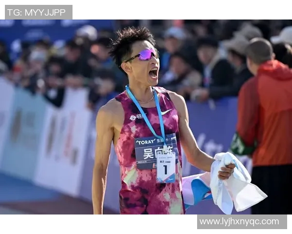 广州飞盘队在马拉松大满贯中的灵活性表现与战术分析 广州飞盘队在马拉松大满贯中的灵活性表现与战术分析